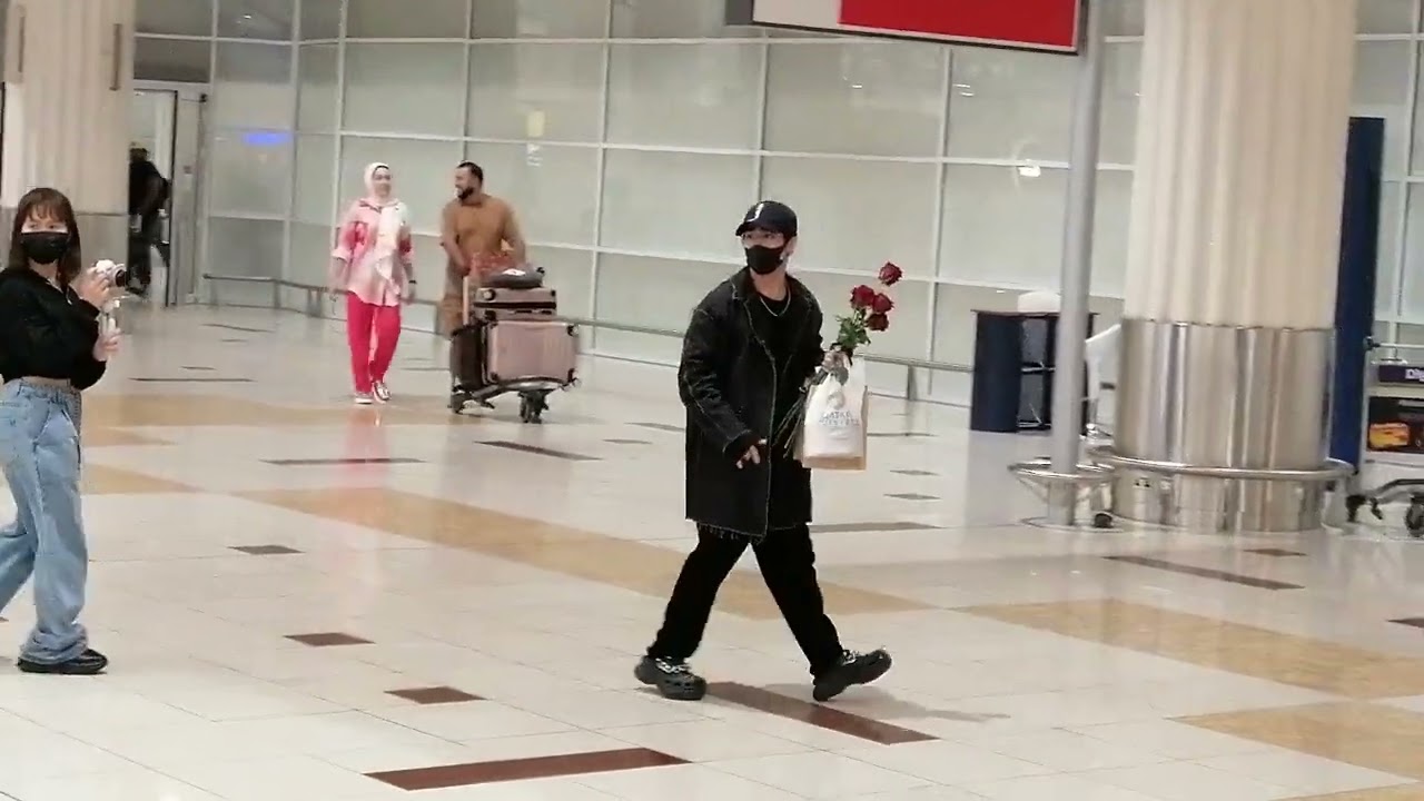 SB19 DUBAI | Dubai Airport Arrival | WYAT TOUR |