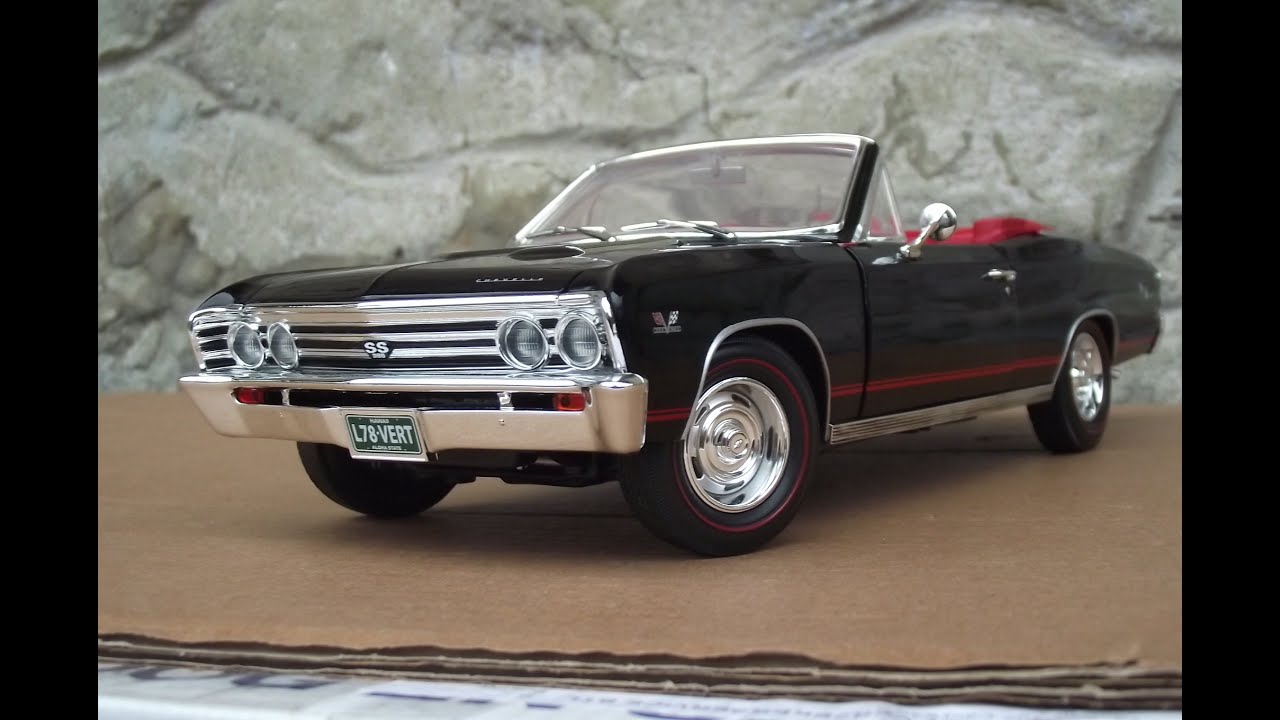 Chevrolet Chevelle SS 396 Convertible - Auto World 1:18