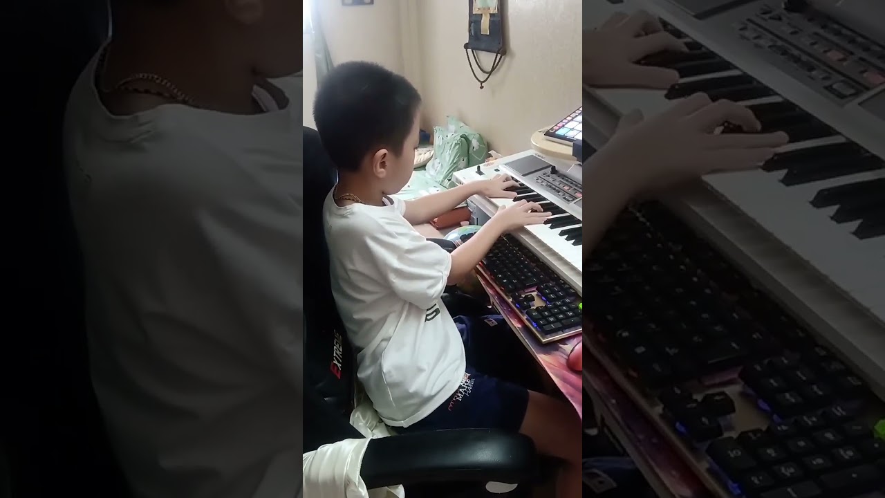 Bao Minh play Pipe Organ Tocatta Cover