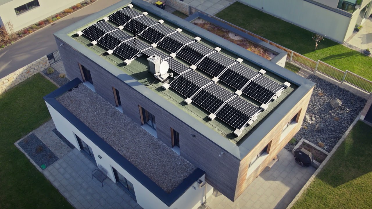A n&eacute;met Solarwatt napelem gy&aacute;rt&oacute; bemutatkoz&oacute; kisfilmje │Wagner Solar