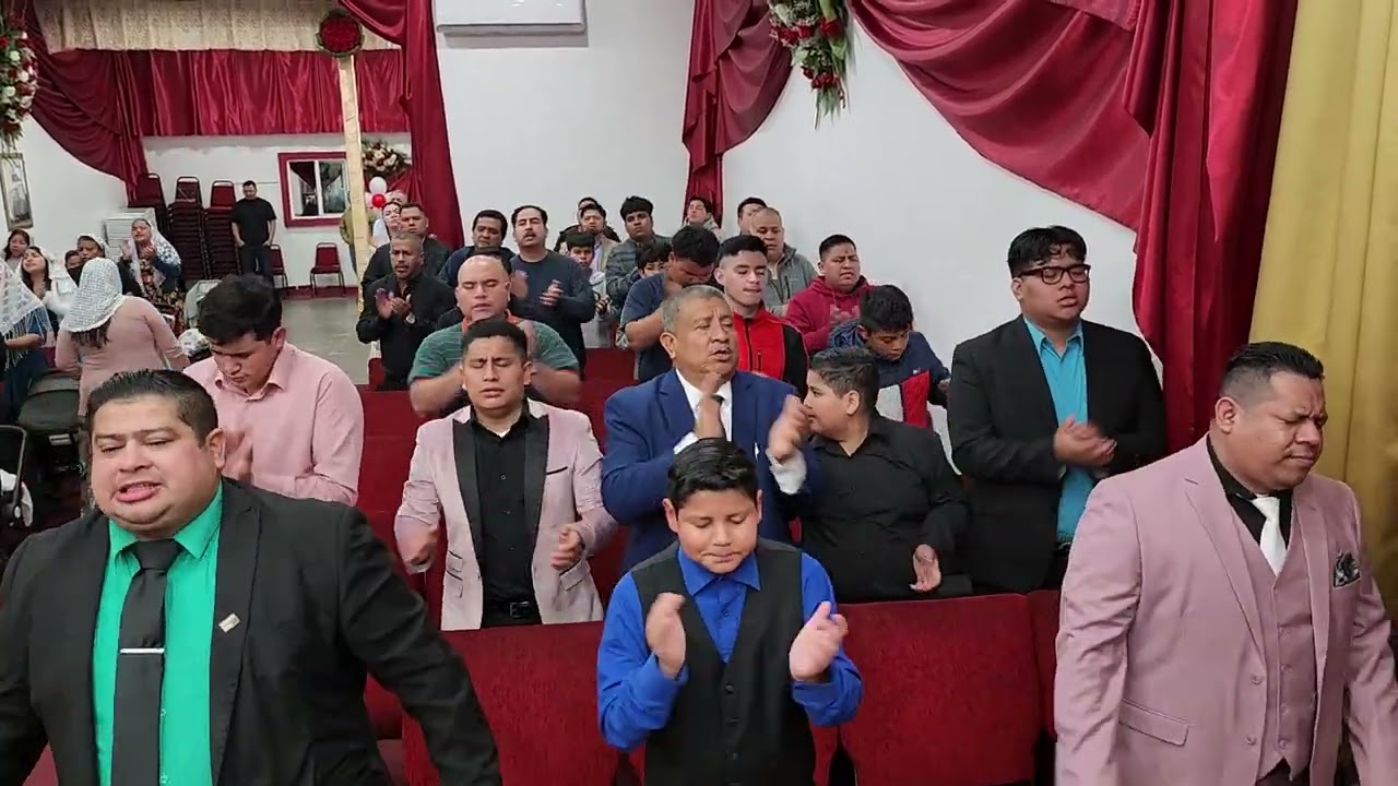 Nueva Generacion alabando a Dios 