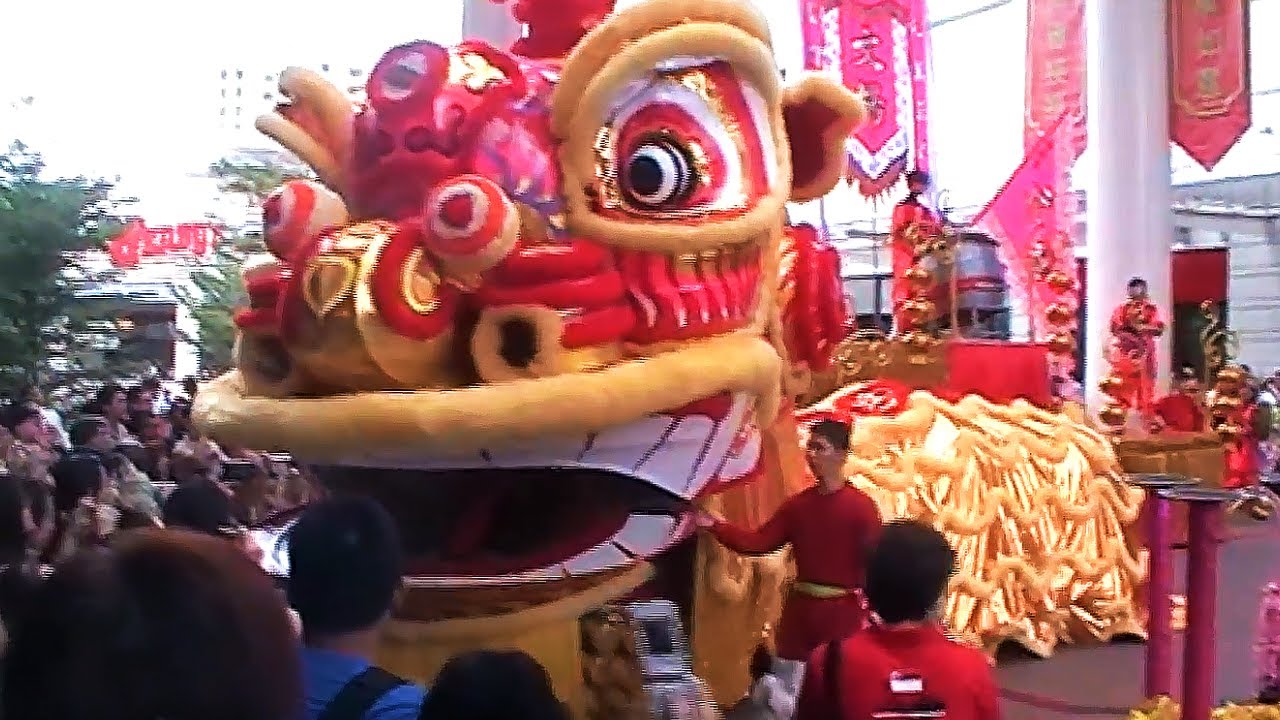 Barongsai Terbesar di Dunia