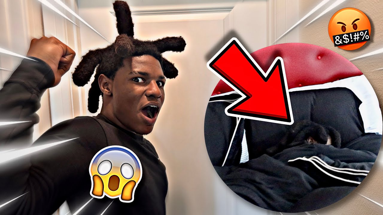 BANGING ON MY ANGRY BROTHER DOOR WHILE HE'S SLEEPING PRANK!!
