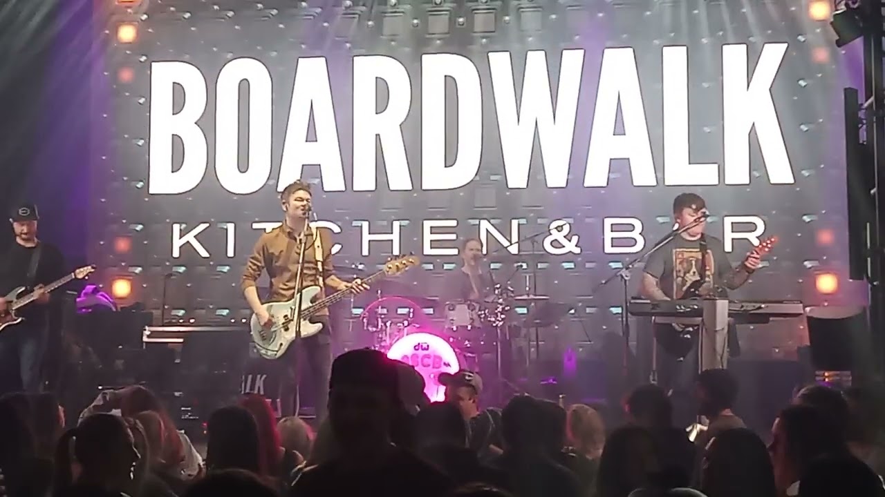 Some Shitty Cover Band - Waking Up In Vegas (Katy Perry cover)