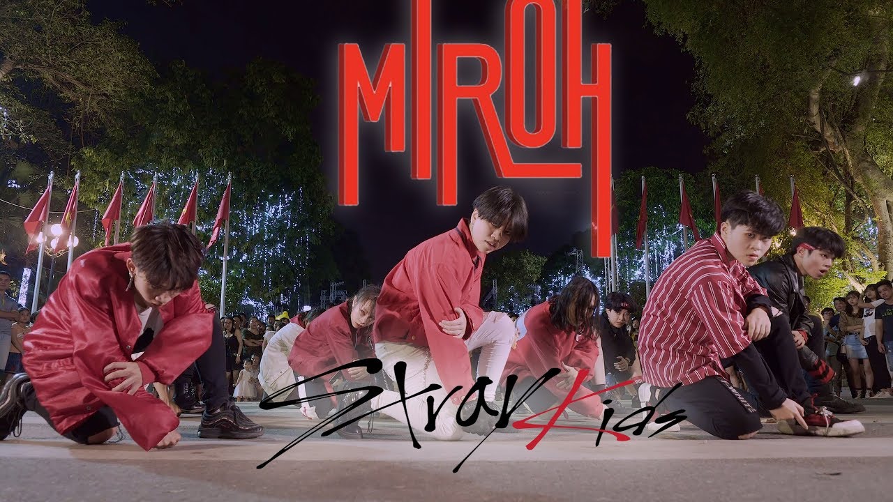 [KPOP IN PUBLIC CHALLENGE] Stray Kids (스트레이 키즈) - 