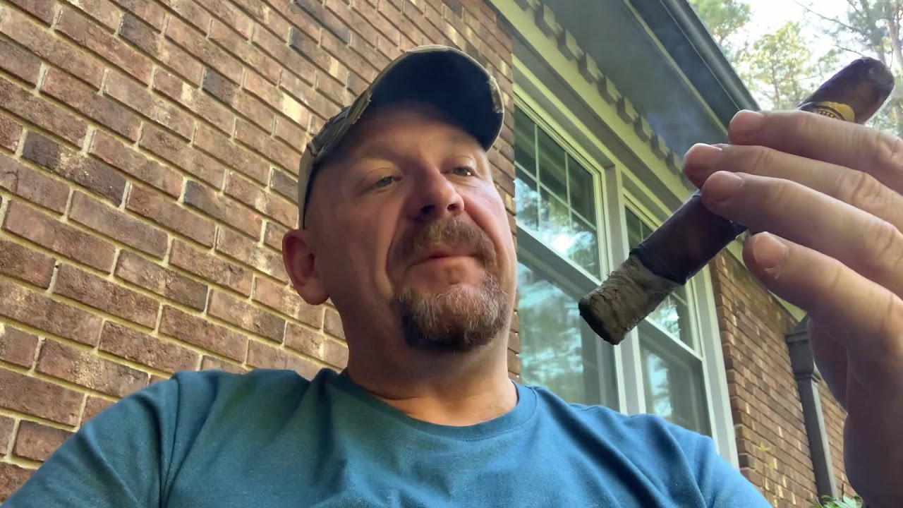 3-minute cigar review.   Gurkha Beauty Habano Wrapper.   👍🏼