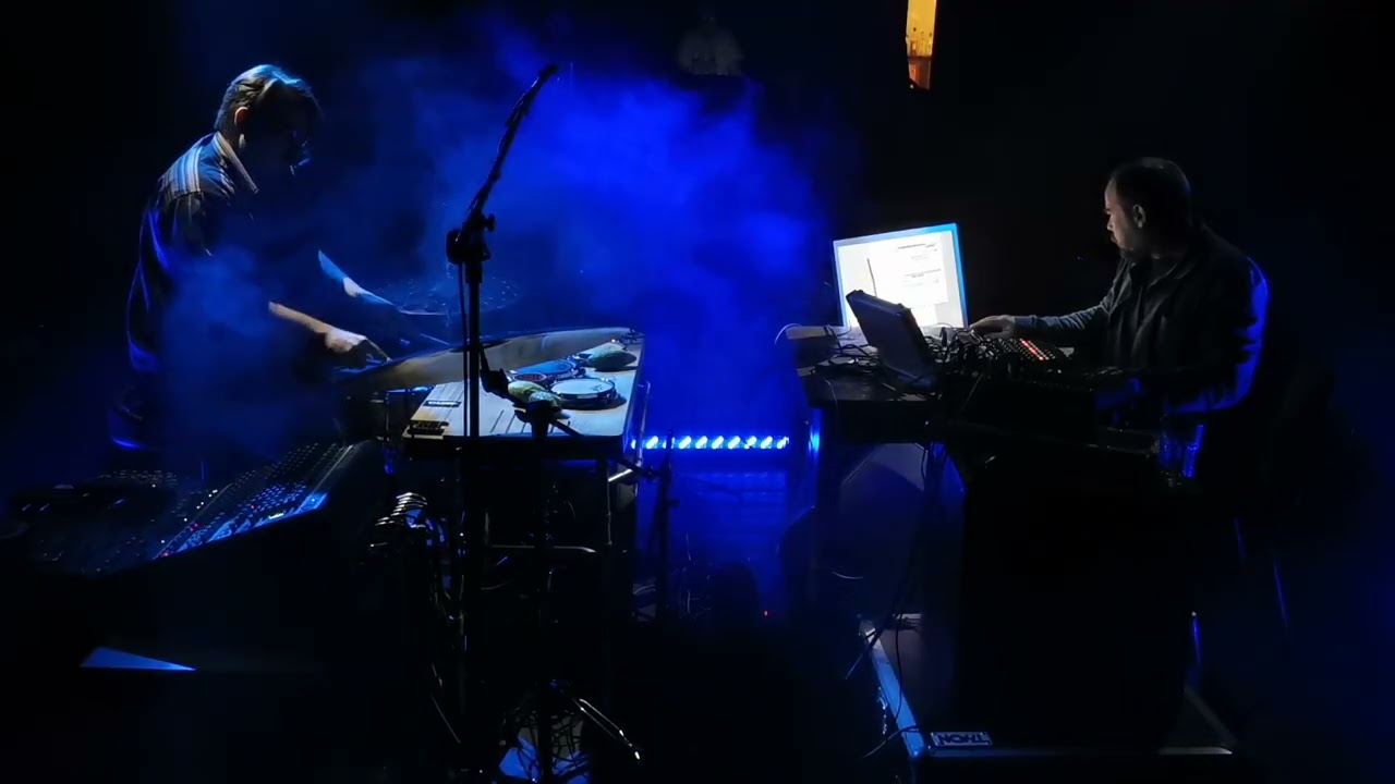 Grischa Lichtenberger/Qba Janicki - live at M&oacute;zg - part I