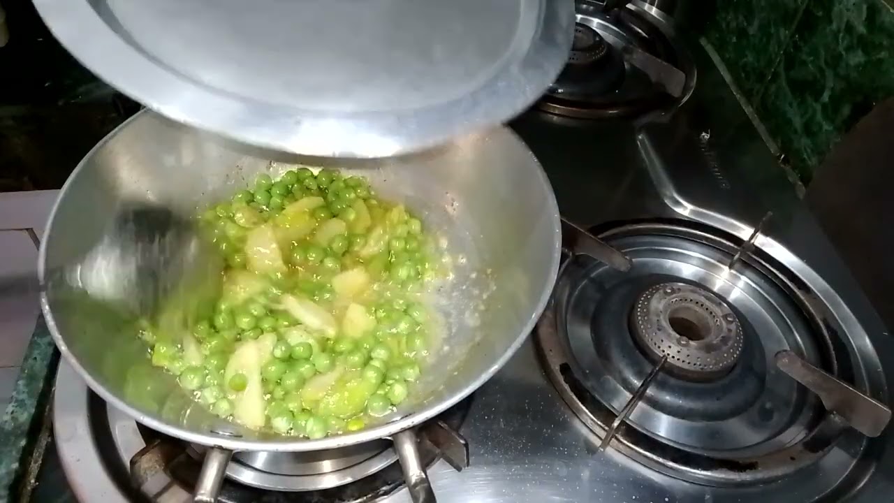 Aloo methe mutter kea sabjee# Delicious# Dase bhojan