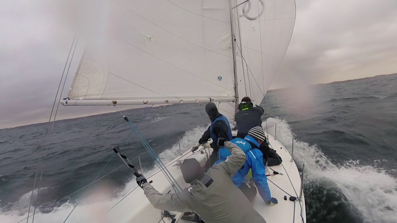 J80 CRASH GYBE AND BIG WAVES | Nivå Vinter Cup #3