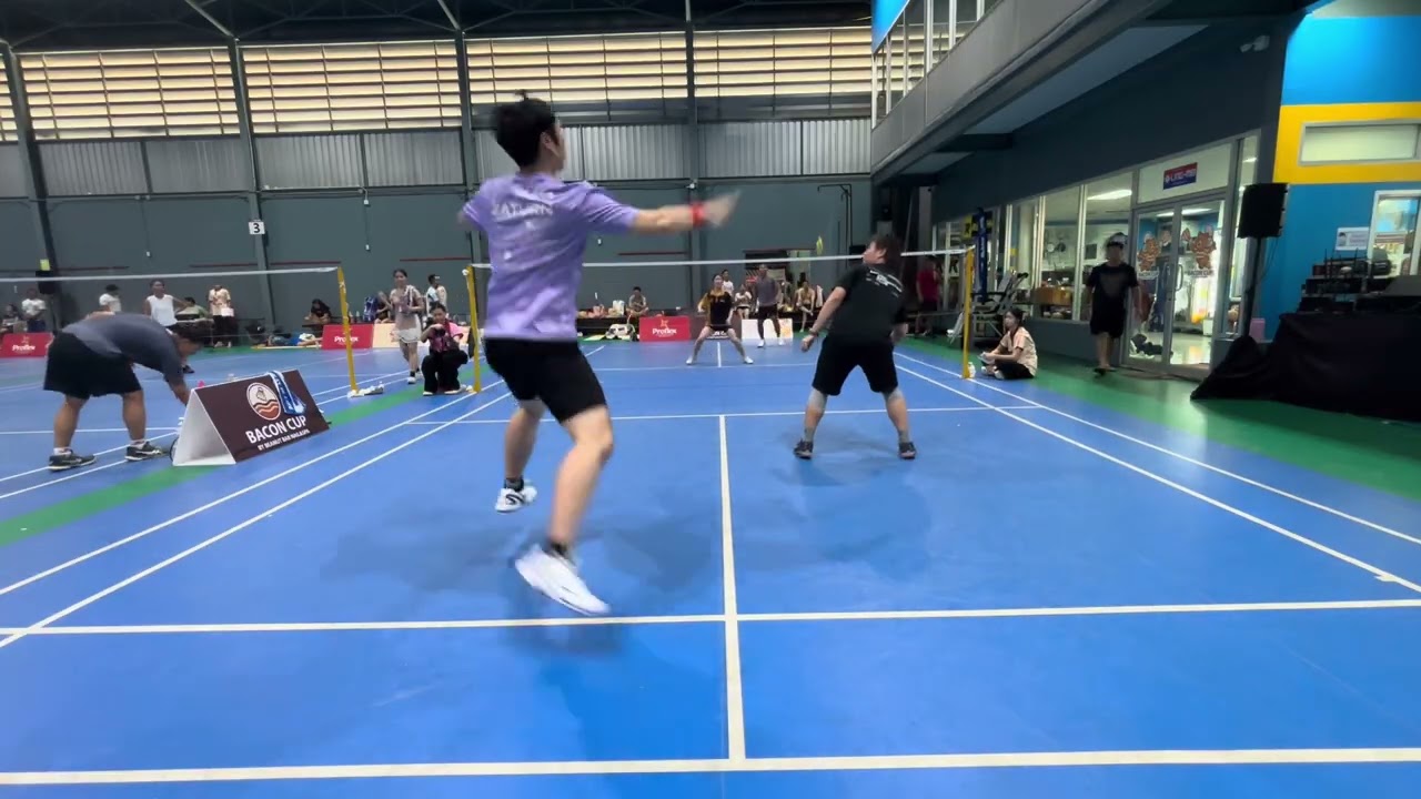 15/2/69แข่งแบดมินตัน  Bacon cup Kom+ปิง แมตที่ 3