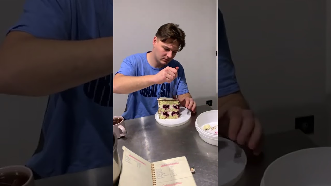 Разрез ягодной начинки