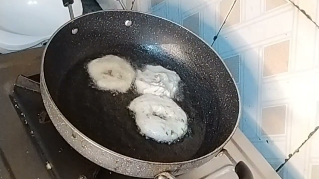 #sauth indian dish.. Meduvada and chatni 😍