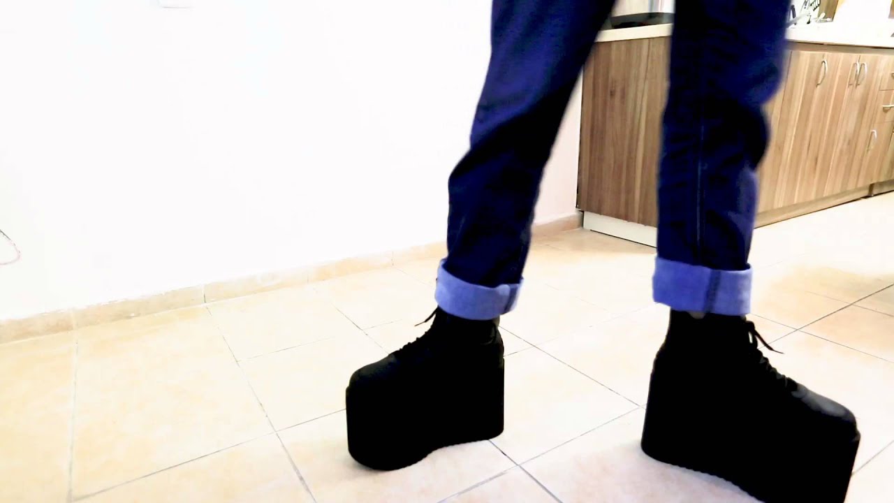 Buffalo boots - All the way to the top
