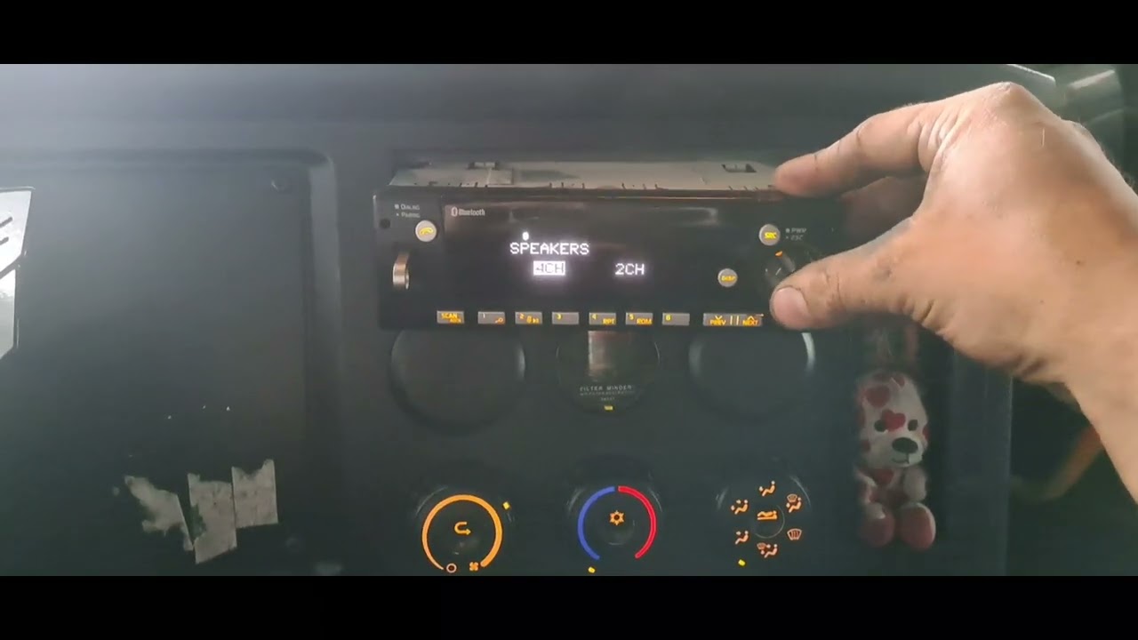Freightliner Cascadia No se escucha la bocina del estéreo