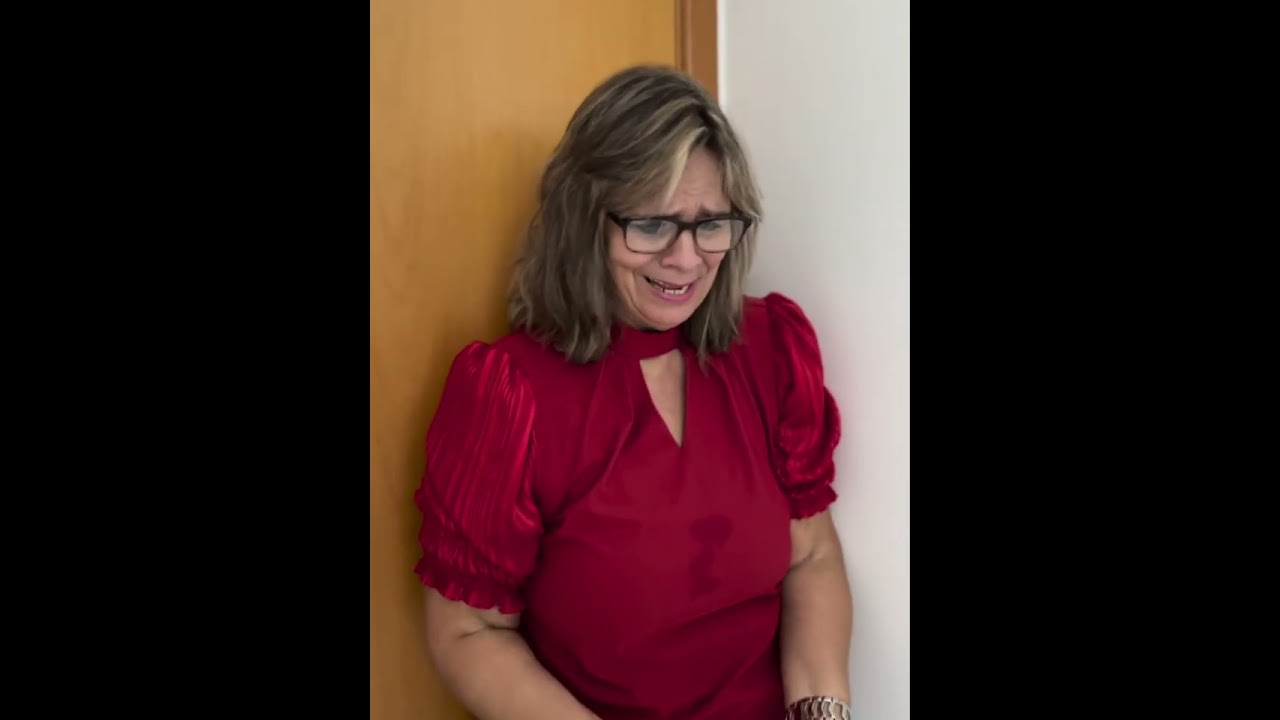 Ele trouxe a "prima cadeirante" para morar conosco..