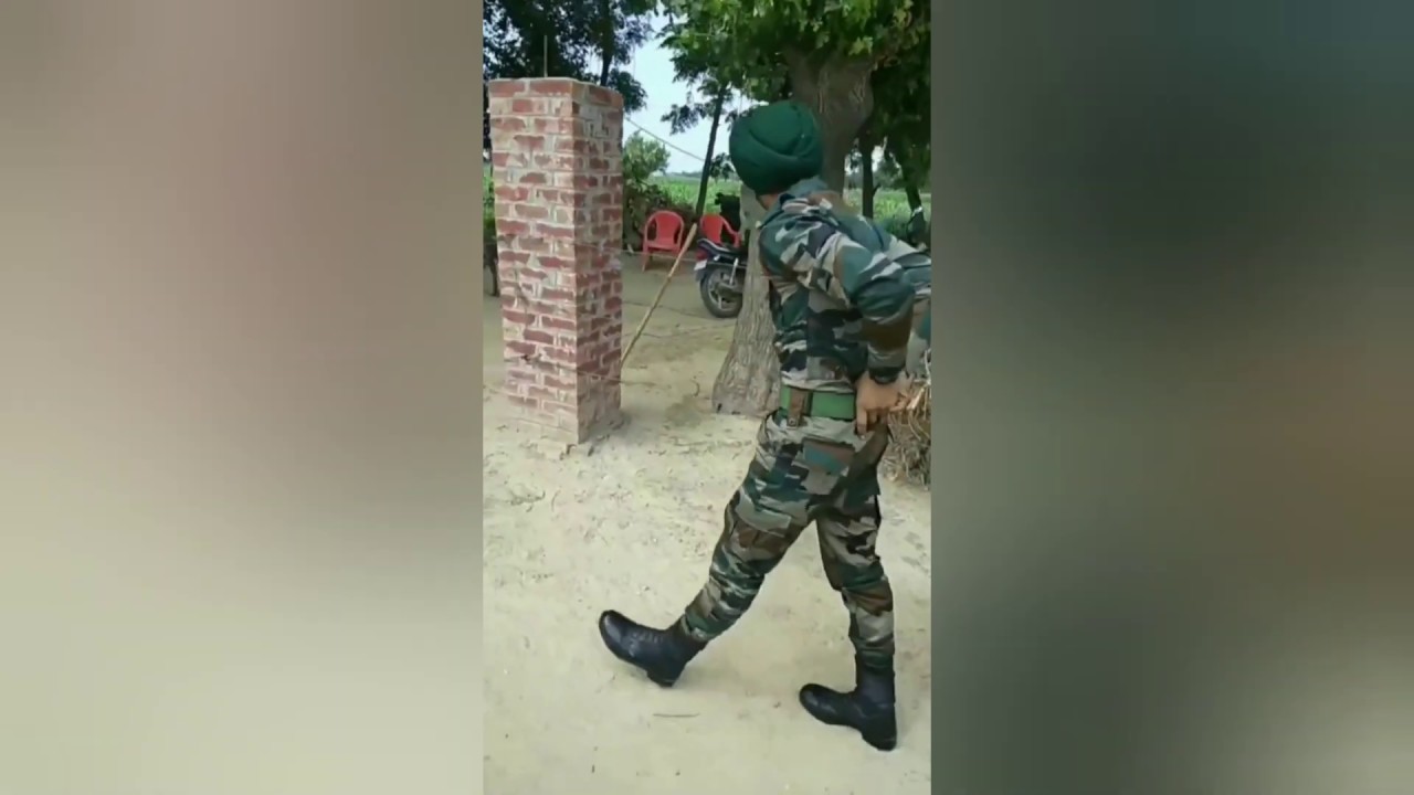 फौजी ड्यूटी से पहली बार अचानक घर आया   Soldier Surprise Visit to Home