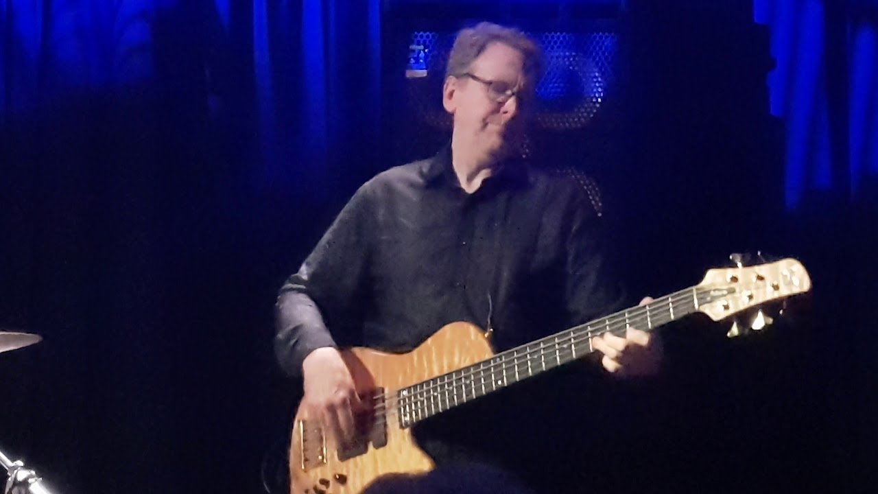 Mike Stern and Dave Weckl Band feat. Tom Kennedy & Bob Malach Live @Moods Zurich 16 nov. 2017