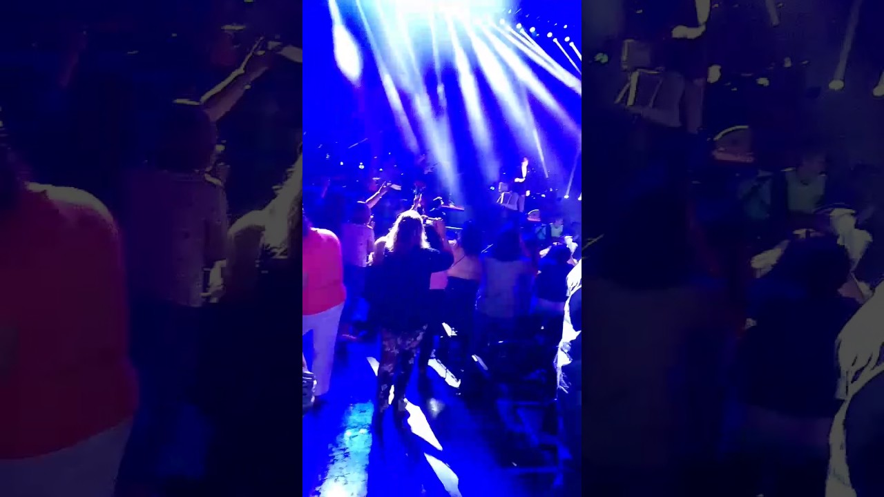 conteo y entrada triunfal CAMILO SESTO