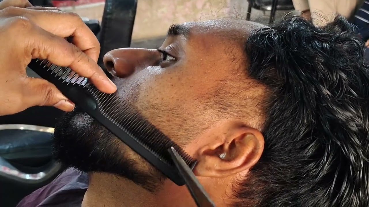How To Trim Beard In Slope।  Slop main beard kaise set karen tutorial in Hindi by ajay barber 