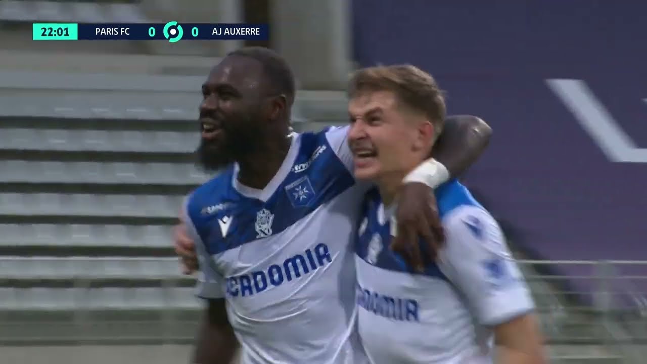 Les buts de Lassine Sinayoko et Ado Onaiwu face au Paris FC
