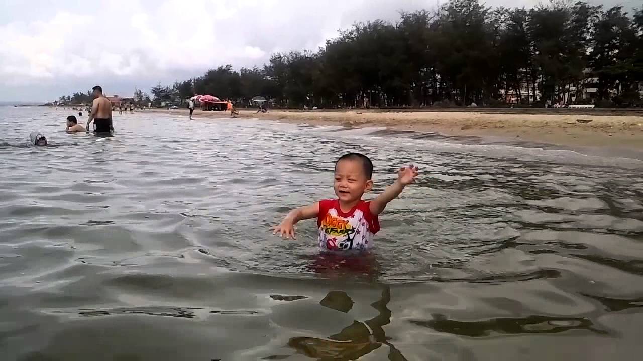 Cupin tắm biển Phan thiết