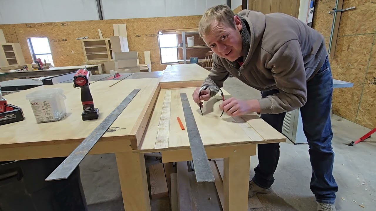Work on the sliding table.