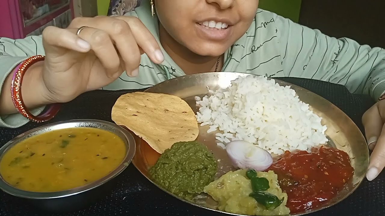 MUKBANG EATING HOT🔥RICE, DHANIA CHATNI, TOMATOES, ALU BHARTA🍚EATING CHANGE#eatingshow#mukbang#PAKHAL