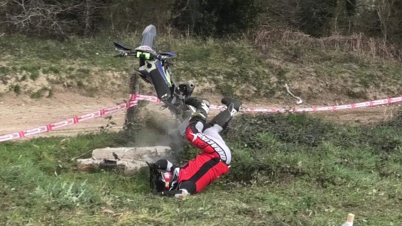 ENDURO SANTA COMBA 2025 | BIG FAILS & JUMPS 💥
