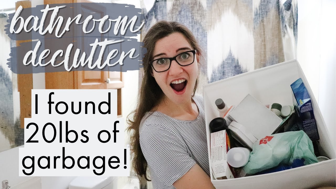 I couldn't believe it! | EXTREME BATHROOM DECLUTTER 2020