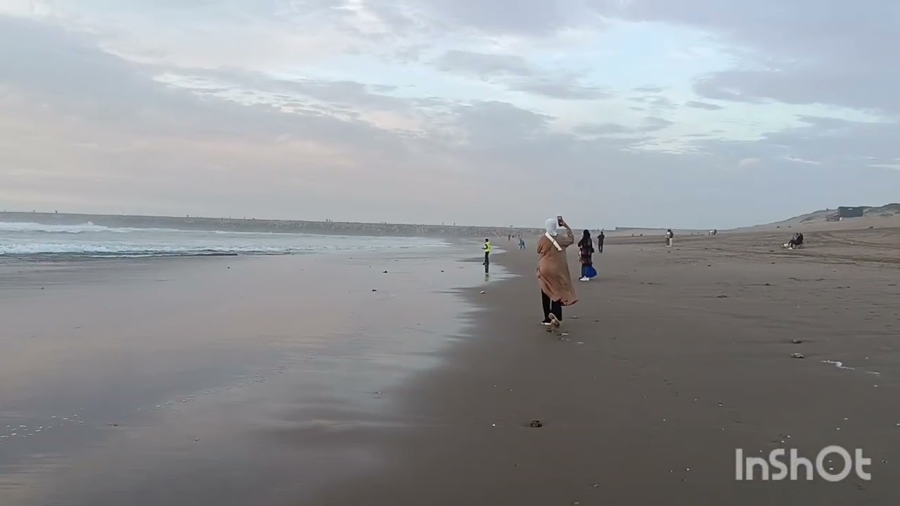 استمتعوا معنا بأجواء البحر الرائعة 😀وصوت الامواج الباردة 🌊#معيشة البسطاء 
