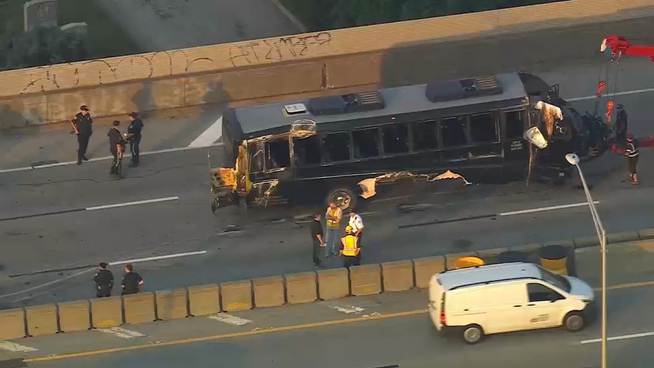 16 пострадавших и 2 погибших в результате аварии с автобусом на шоссе Long Island Expressway