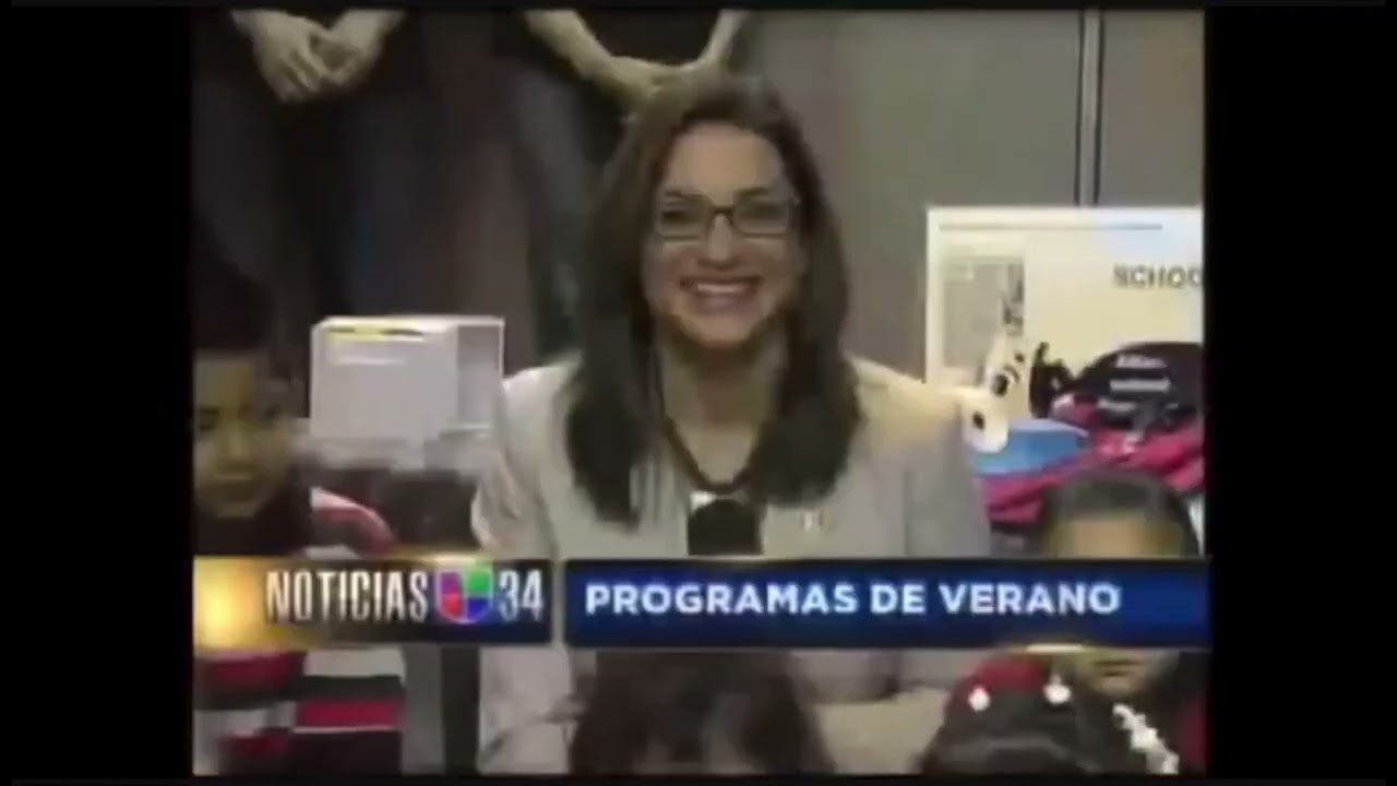 KMEX news opens