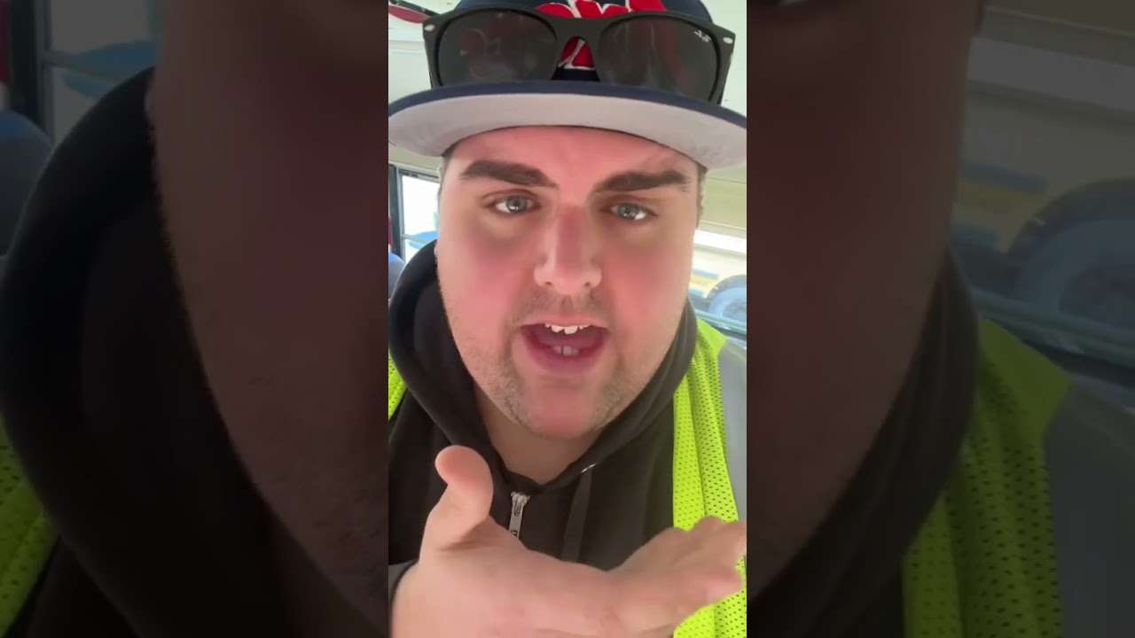 YOU&rsquo;VE BEEN CLOSING SCHOOL BUS WINDOWS WRONG YOUR ENTIRE LIFE!
