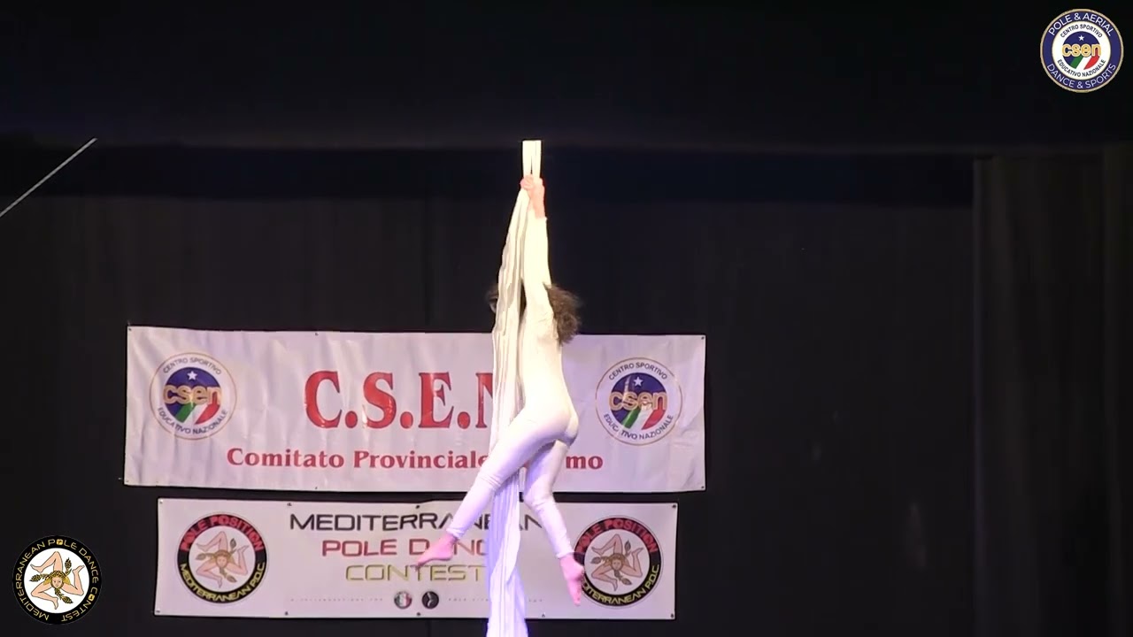 Sara Castrovinci 1° posto emergenti under 18 specialità tessuti