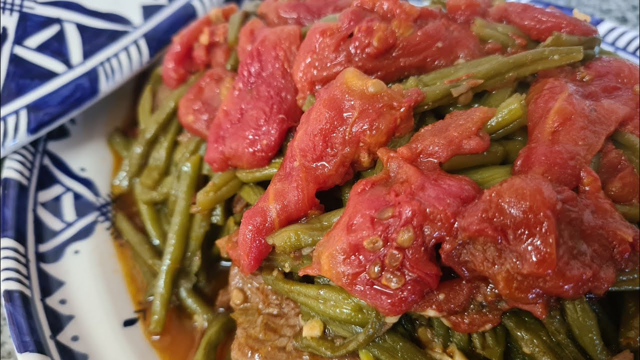 أطباق مغربية:طاجين البقري باللوبيا الخضراء نصحكوم بيه وبعينيكوم مغمضين شهوة منو 🥩🍅
