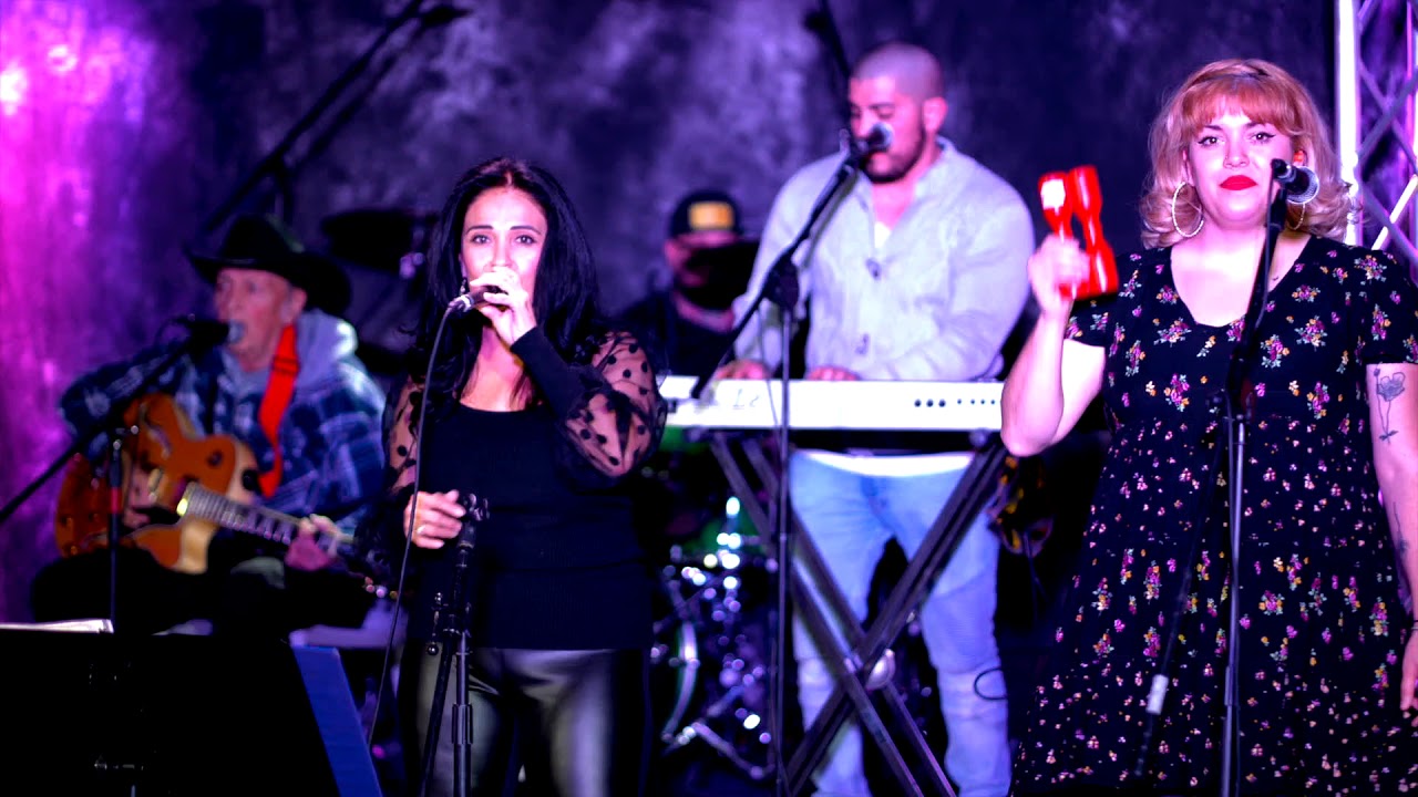 Mini Concert with Donna Christine