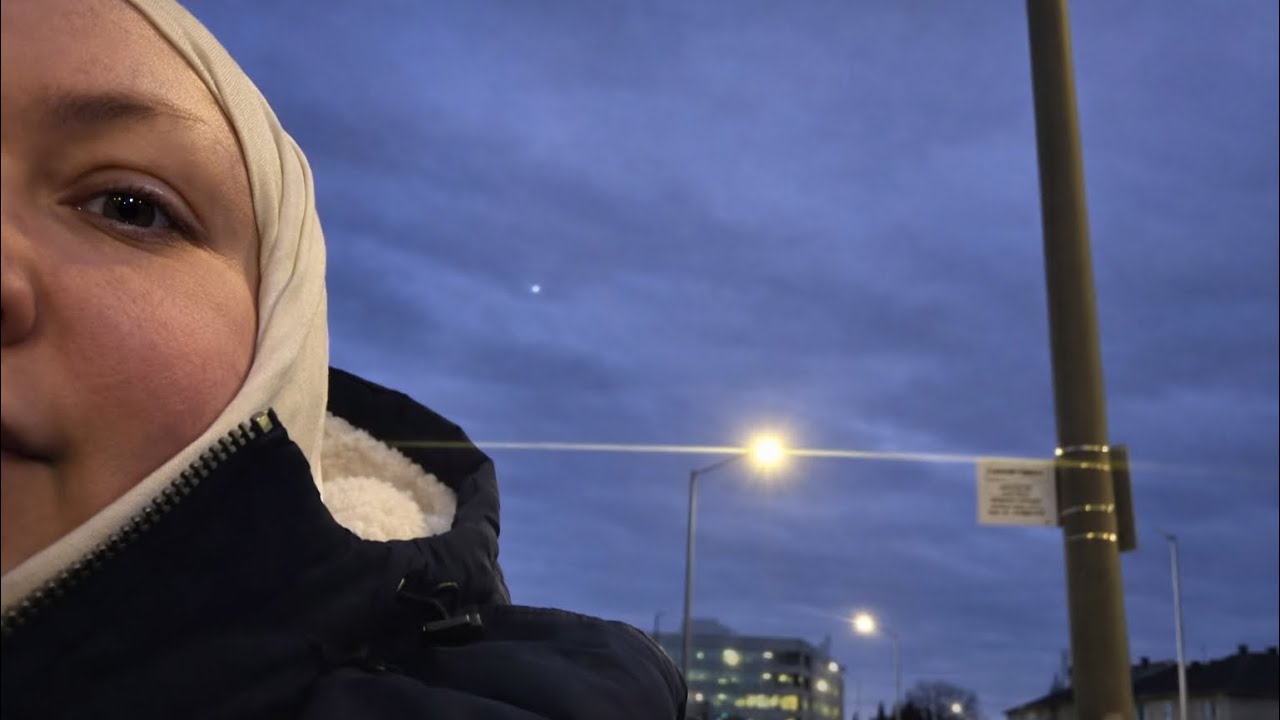 FOODIE BEAUTY CLAIMS SALAH SENDS HER MONEY | TAKES A 20 SECOND WALK AND POOPS HER PANTS