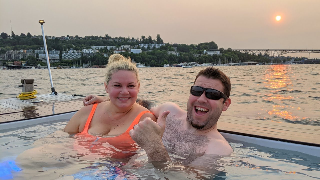 Hot Tub Boating In Seattle | Things To Do In Seattle
