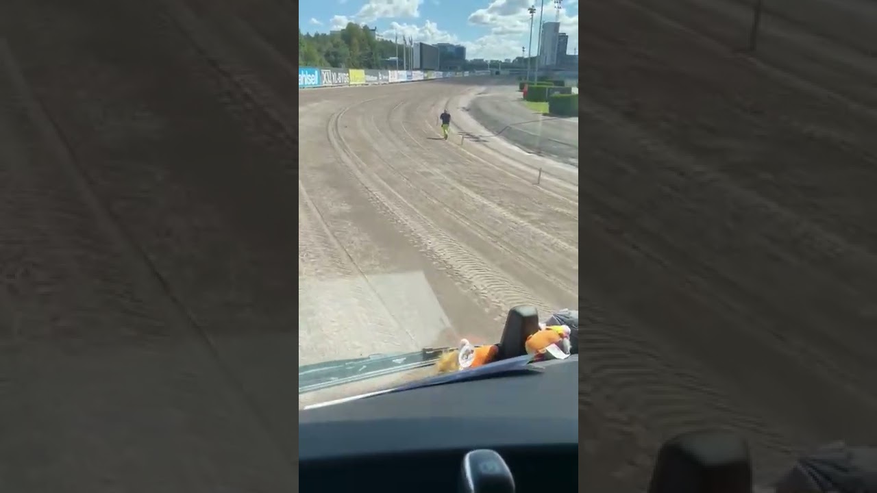flodh&auml;st p&aring; solvalla travbana!