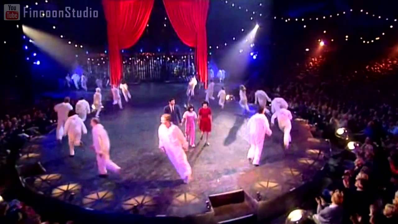 Cirque du Soleil   Quidam Ending Credits Singing by Audrey Brisson Jutras   Zoe Zo&euml;)