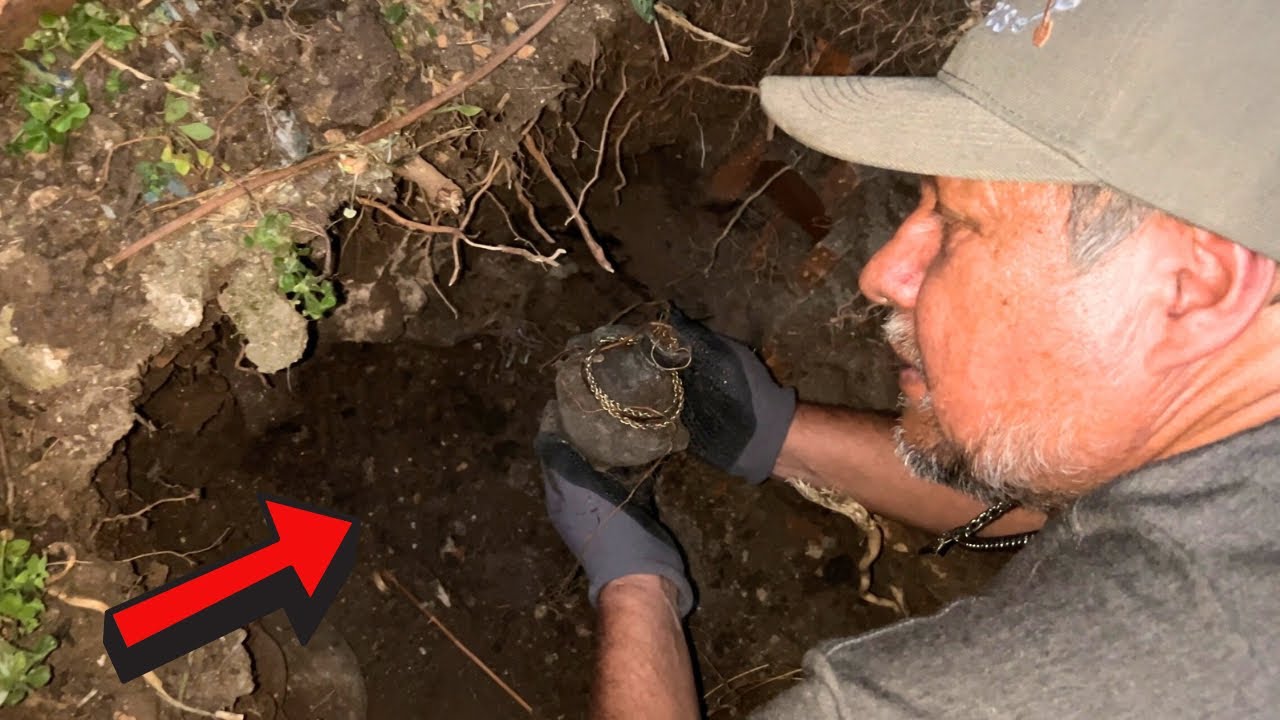 Encuentro IMPRESIONANTE TESORO ! oculto por m&aacute;s de 60 a&ntilde;os bajo tierra ⚱️❌ 