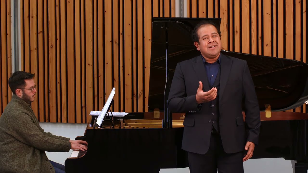 Satriya Krisna - Tenor _ G. Verdi - Ella mi fu rapita.. parmi veder le lagrime.