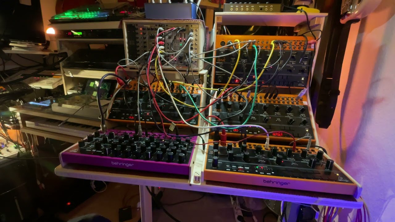 Behringer EDGE & 4x Behringer Crave in a good mood. 💜🧡🧡🧡🧡 (dawless Jam)