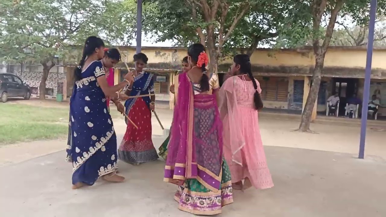 సంక్రాంతి సంబరాలు ZPHS VADLA MOPUR