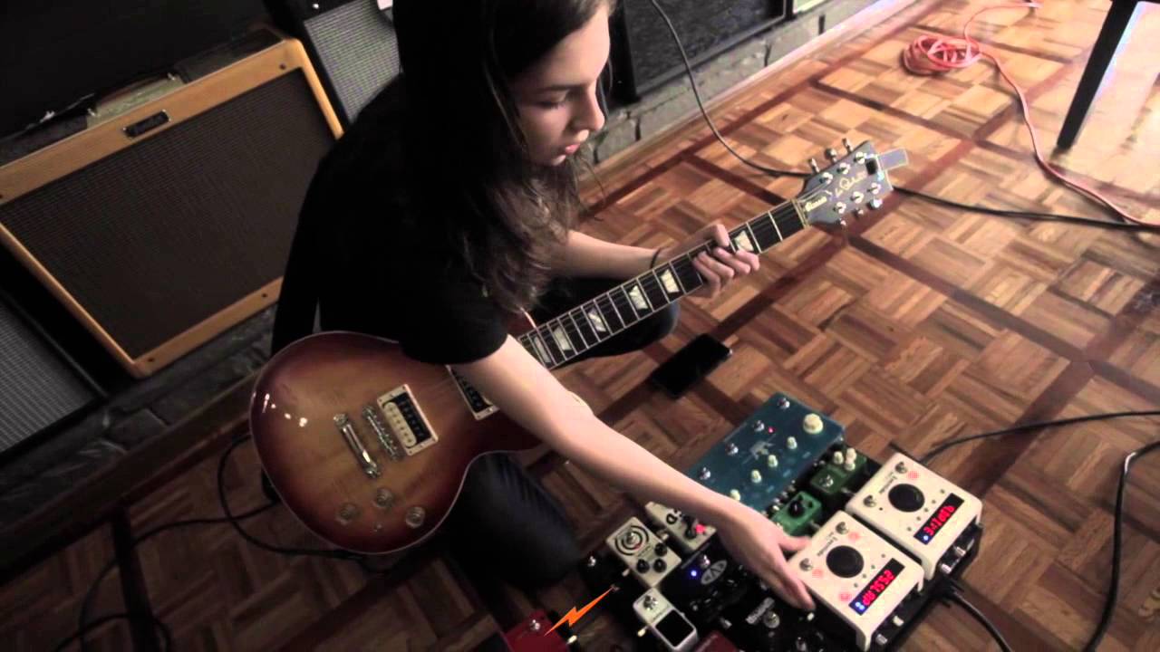 Pedalboards: Daniela The Warning