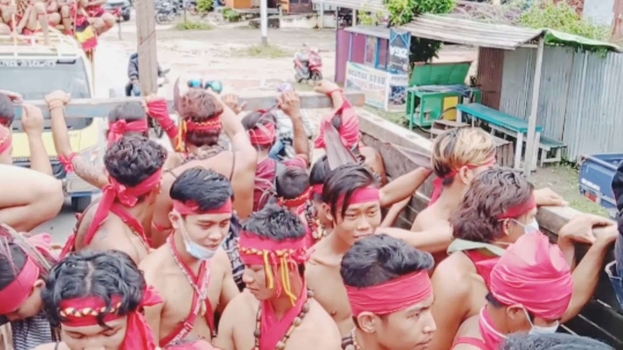 !!!LAGU TARIU-BORNEO-TINO-AME BERSAMA PASUKAN MERAH