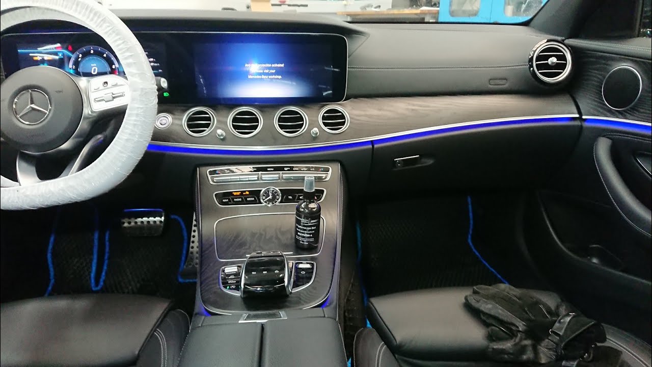 Как снять деревянную панель на средней консоли Mercedes-Benz W213 кузов Е-Class