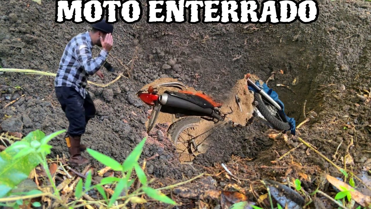 Ele encontrou Uma caixa com joias e uma Moto enterrado
