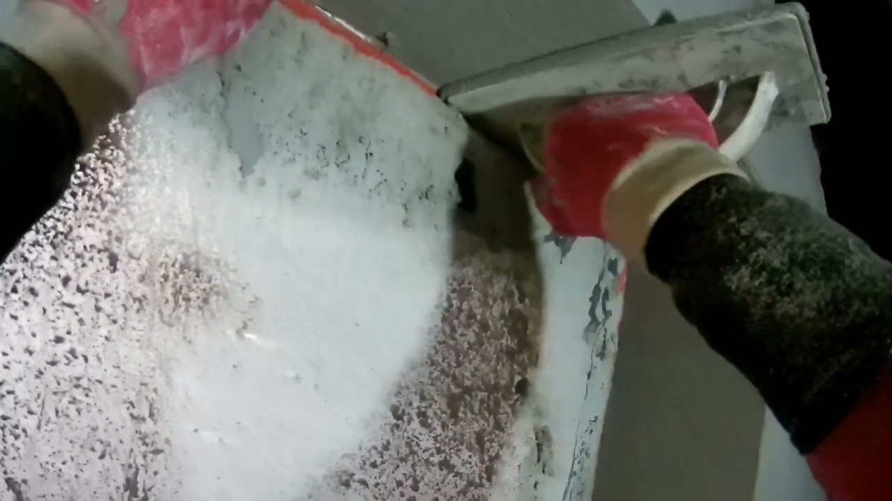 Obróbka okna szlichtą z piaskiem kwarcowym. Tynki cementowo-wapienne tadycyjne. Nie z worka ŚLĄSK