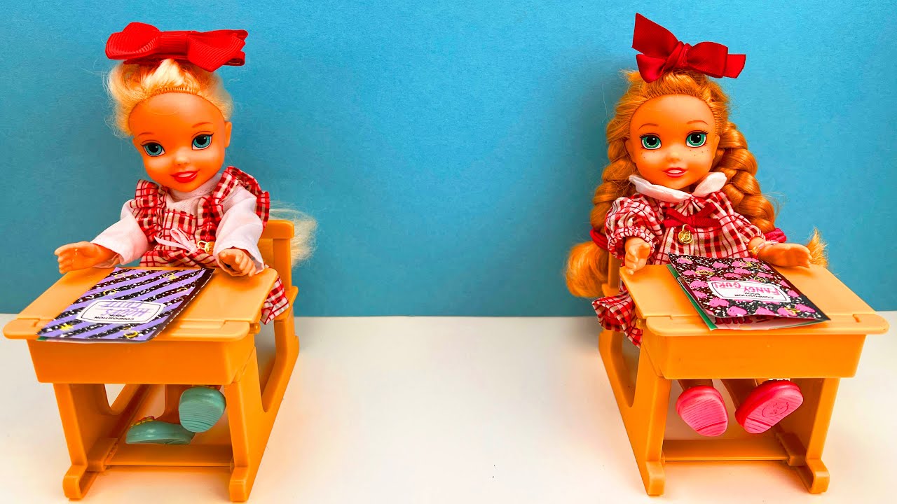 Elsa and Anna toddlers- Anna loses her pencil